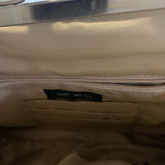 ⭐️Super cute Nine West bag/ Bundle for 3 for 20 - Picture 4 of 6